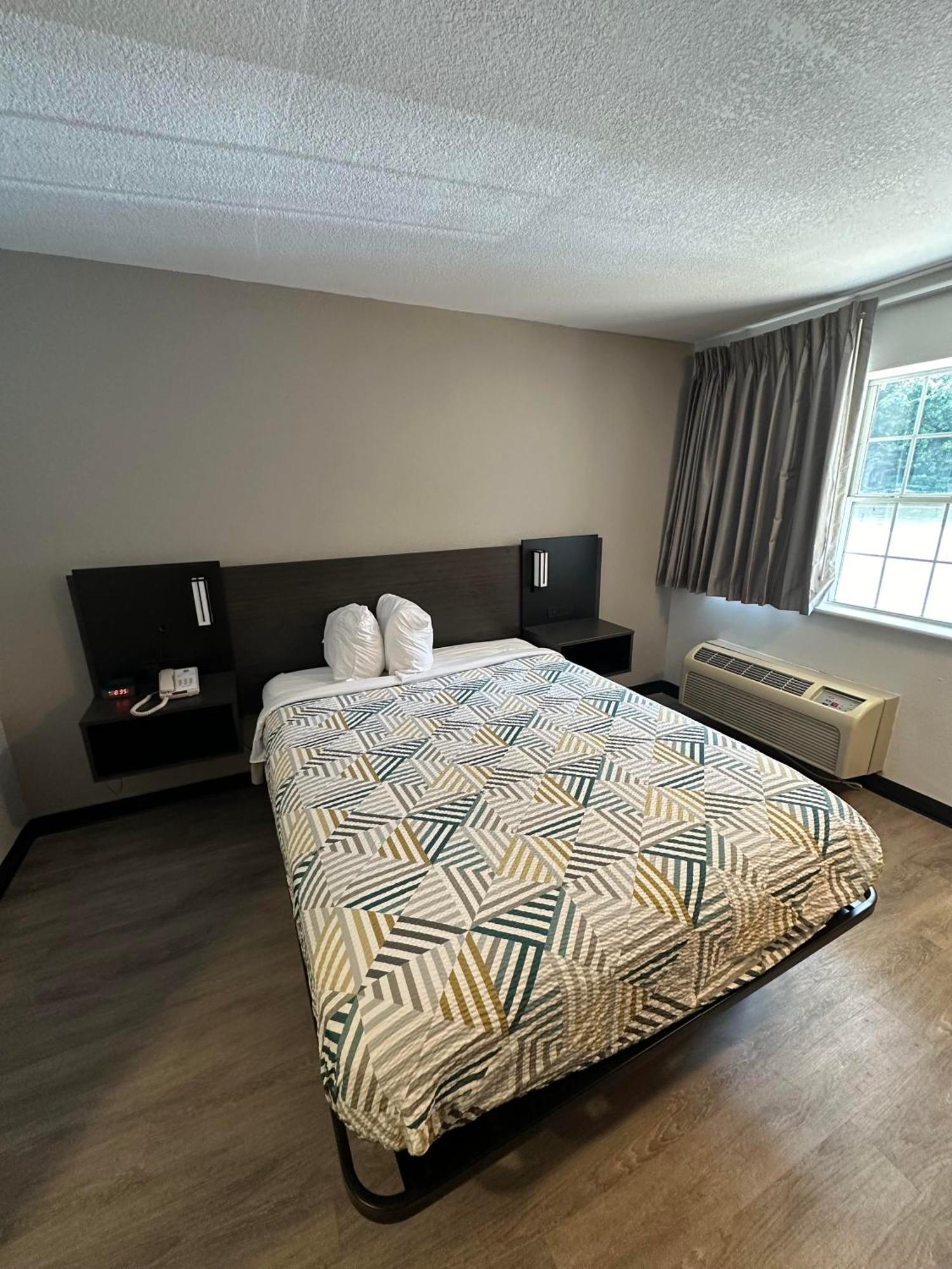 Hotel 6 Columbus, Ga Airport 2*