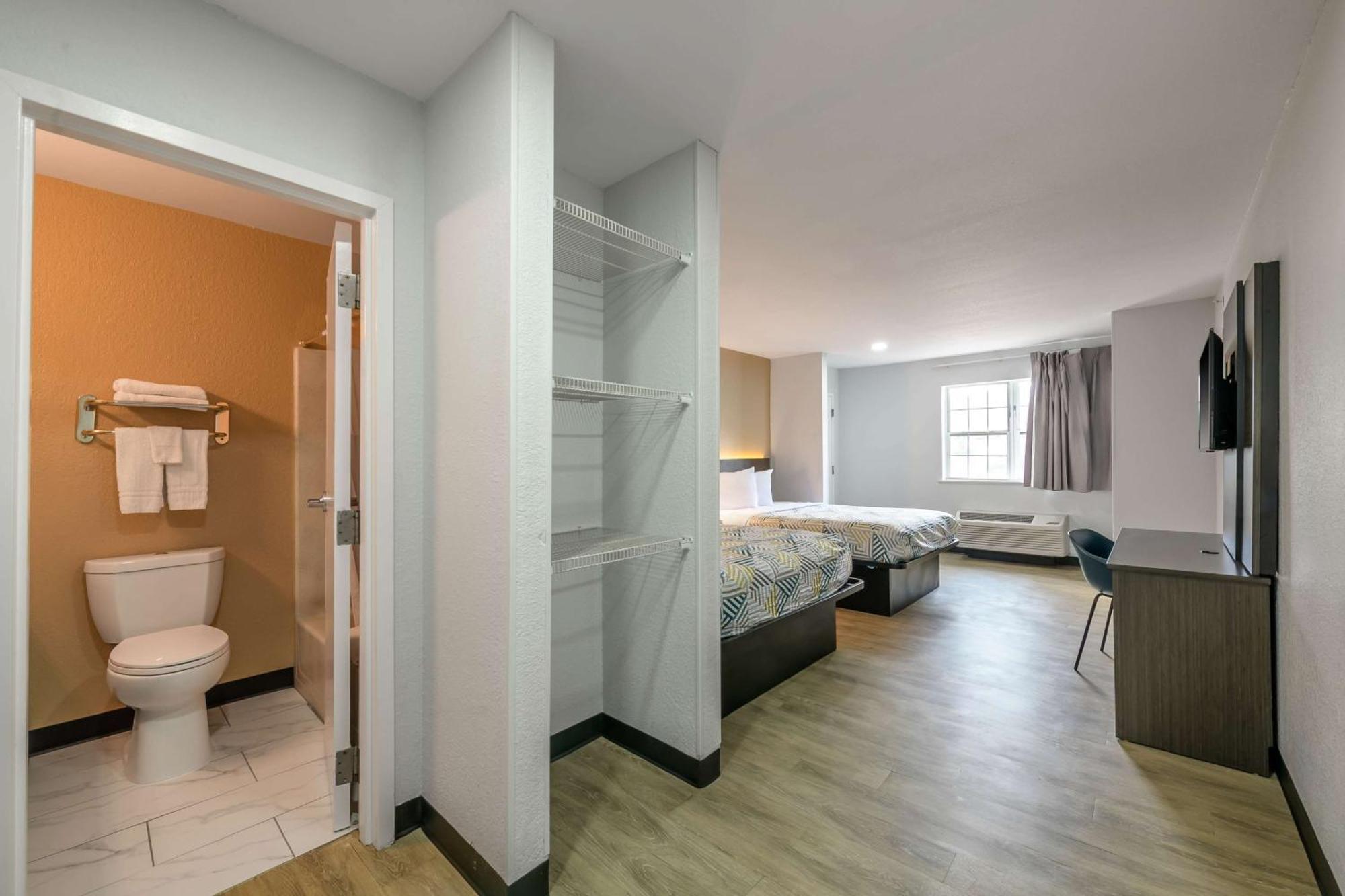 6 Columbus, Ga Airport Hotel 2*