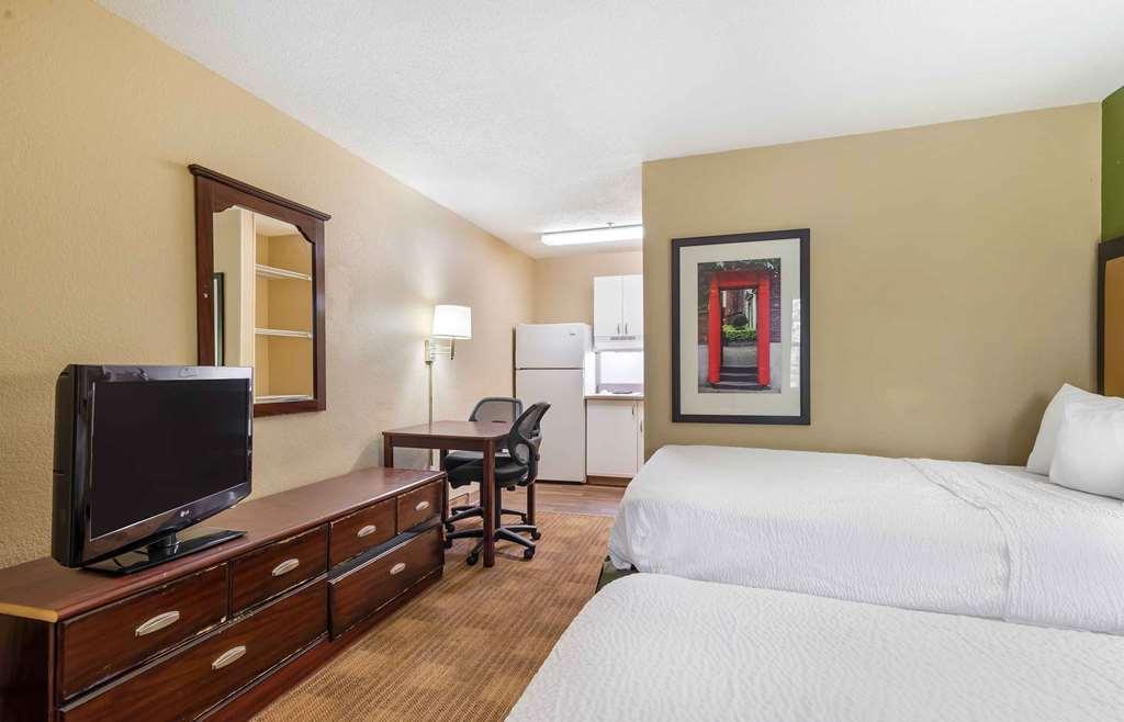 6 Columbus, Ga Airport Hotel 2*