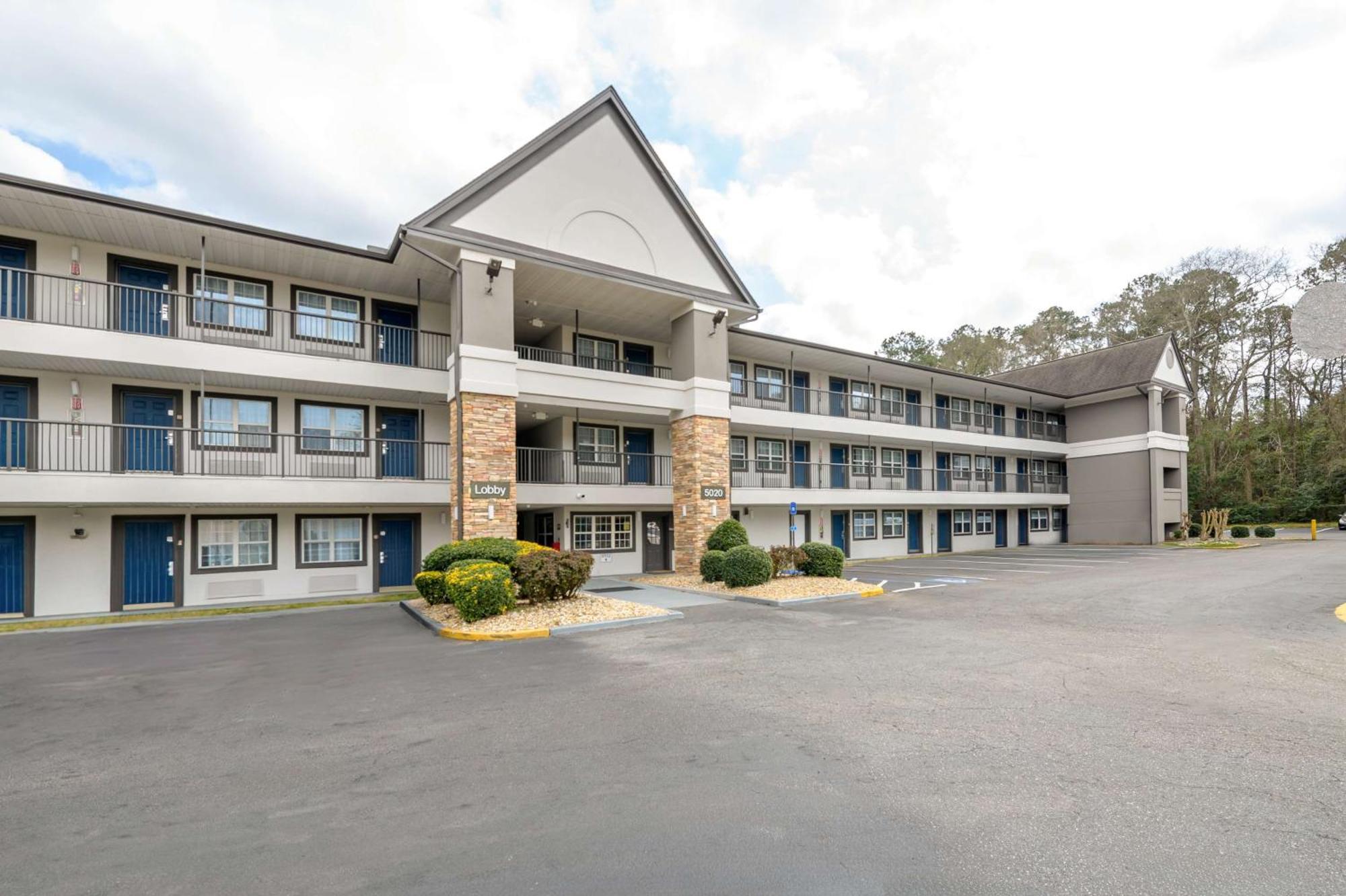 Hotel 6 Columbus, Ga Airport